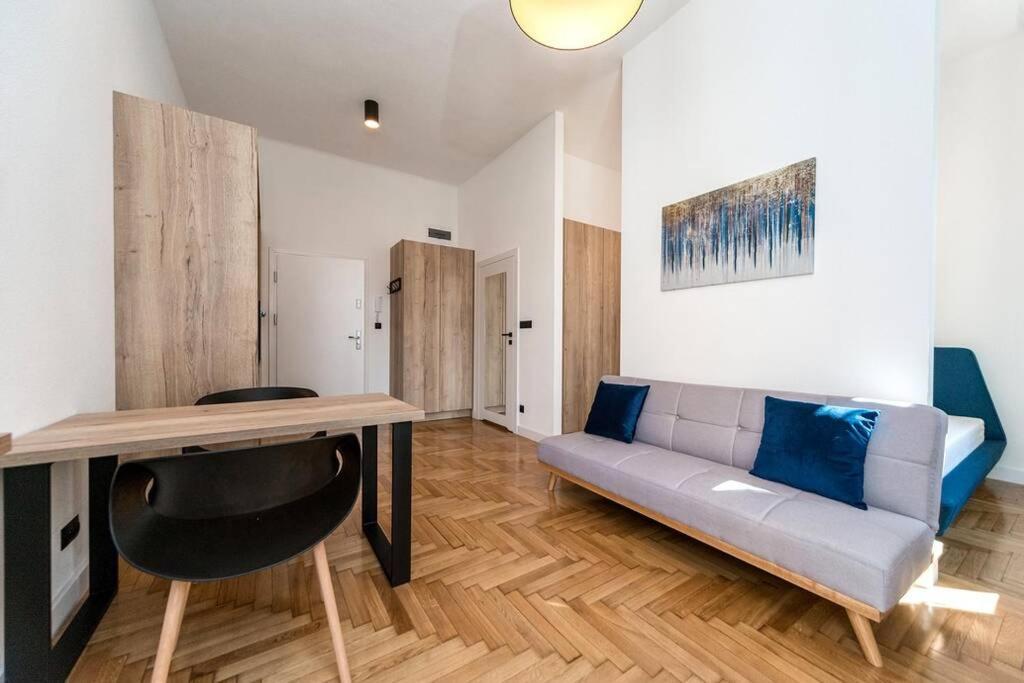 Studio Matejki C Bielsko-Biala Luaran gambar
